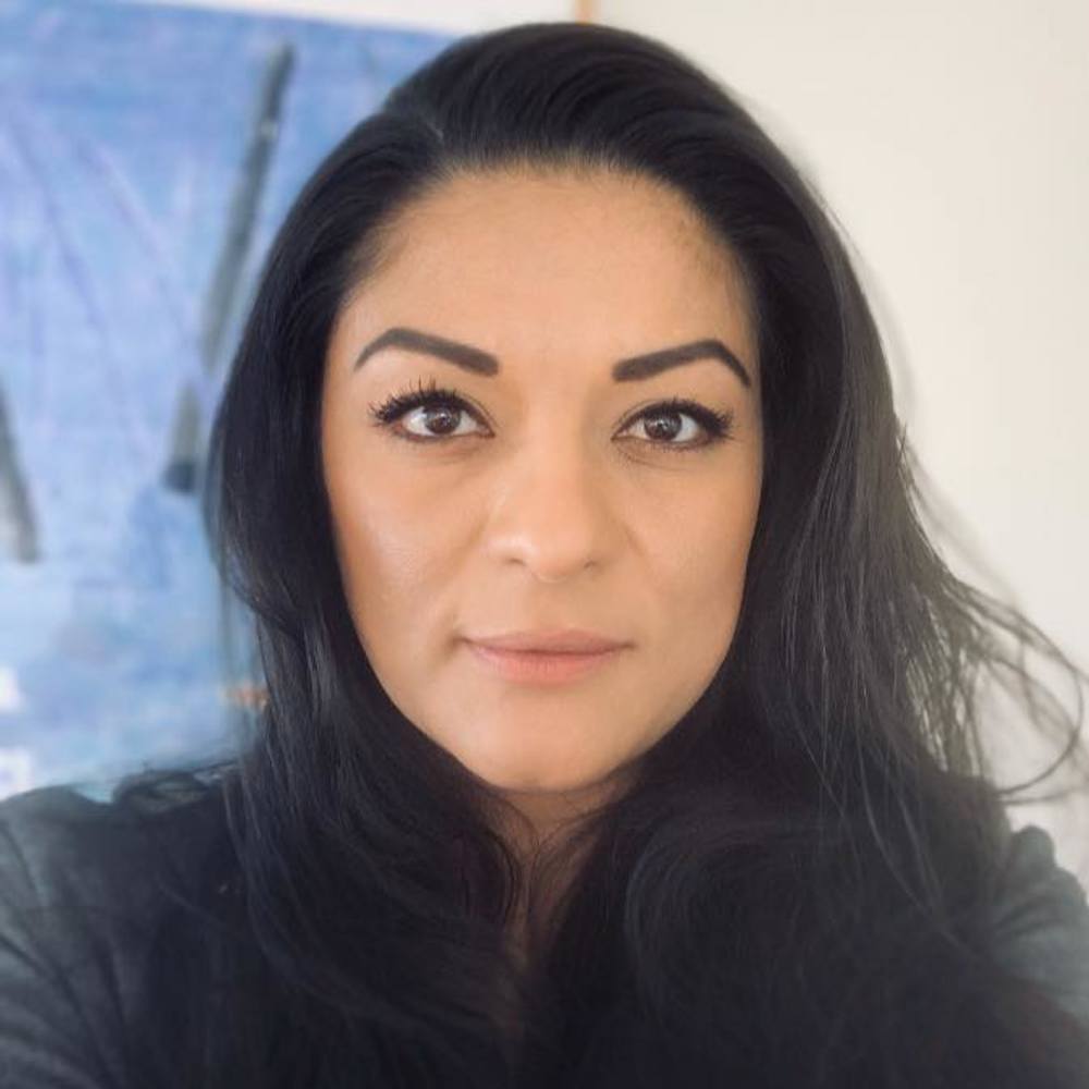 Meet your Posher, Julia